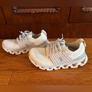 On Cloudswift 4 - White Running Shoes - Size 6
